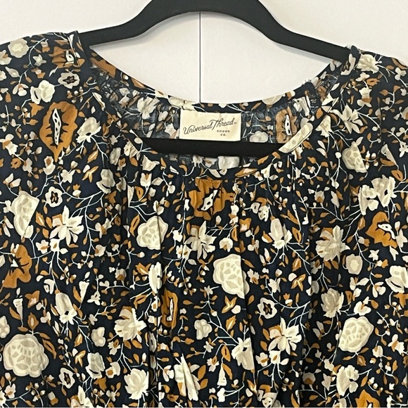 Universal Threads navy gold cream peplum style elastic waist blouse. size Small - Picture 14 of 15